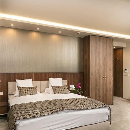 Hotel Kalvaria Superior Γκιόρ Εξωτερικό φωτογραφία