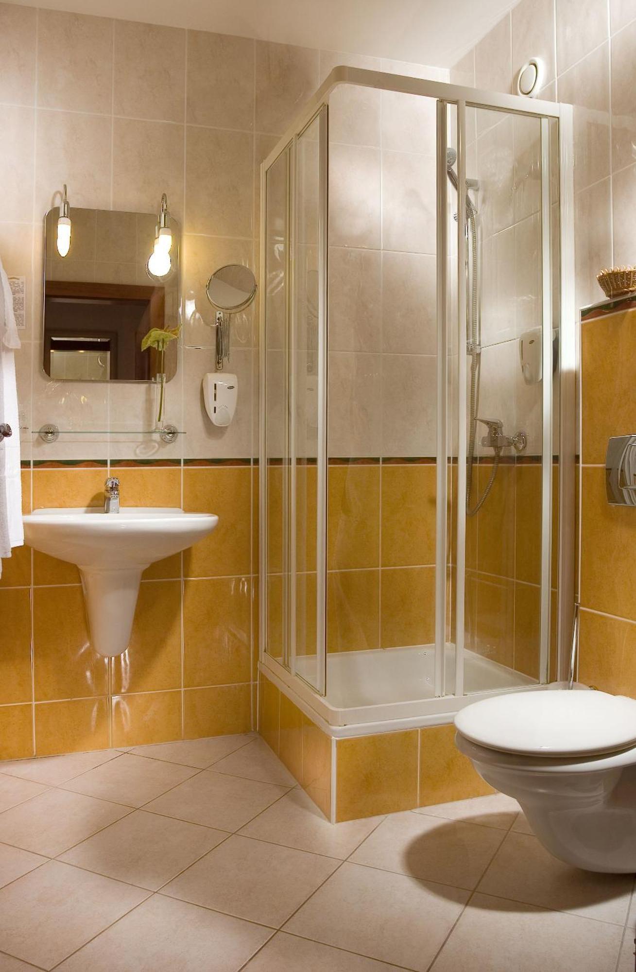 Hotel Kalvaria Superior Γκιόρ Εξωτερικό φωτογραφία