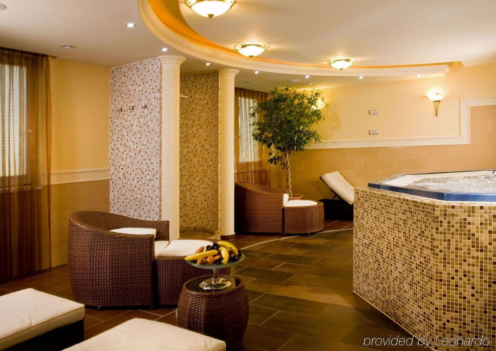 Hotel Kalvaria Superior Γκιόρ Ανέσεις φωτογραφία