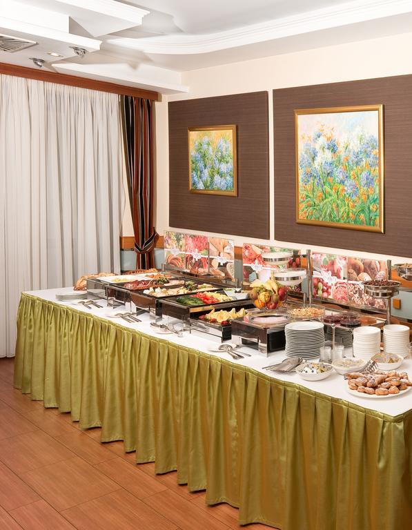 Hotel Kalvaria Superior Γκιόρ Εξωτερικό φωτογραφία