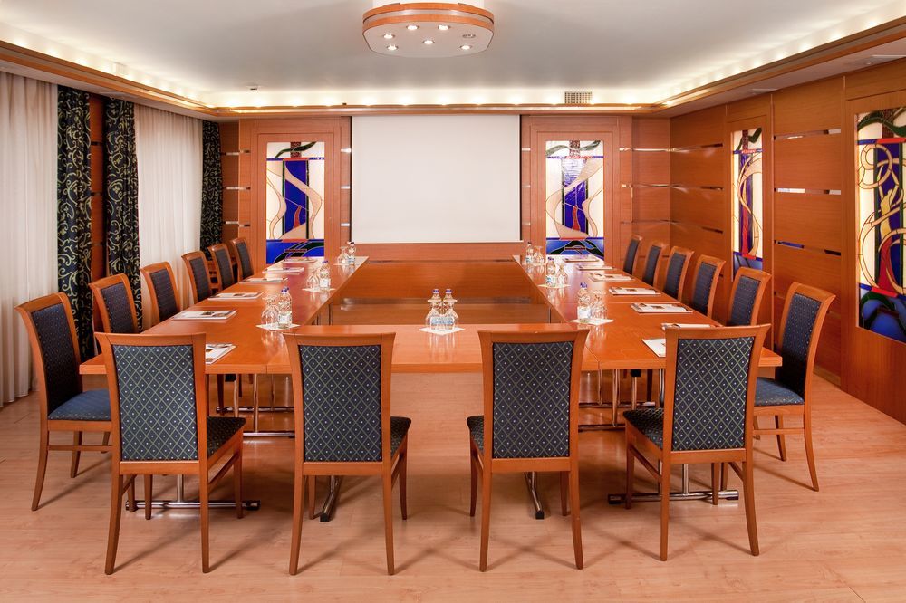 Hotel Kalvaria Superior Γκιόρ Εξωτερικό φωτογραφία