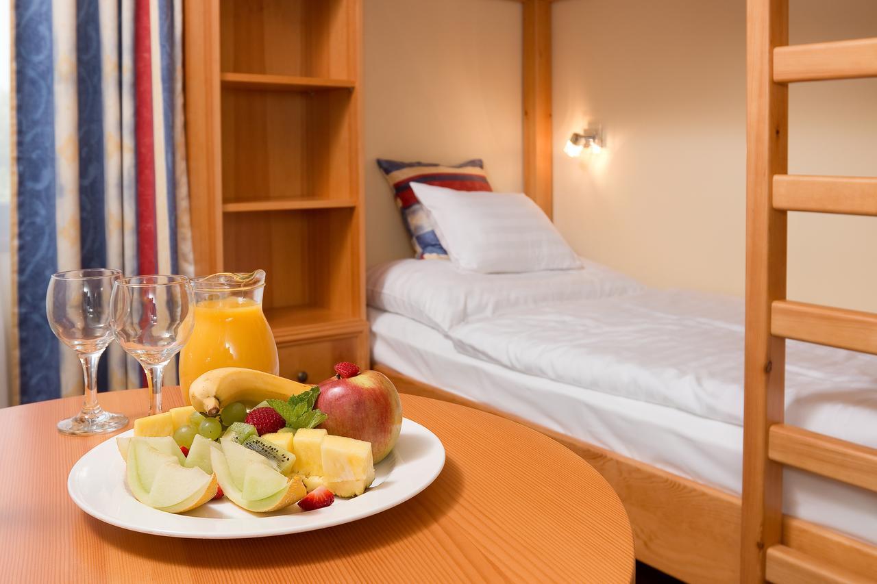 Hotel Kalvaria Superior Γκιόρ Εξωτερικό φωτογραφία