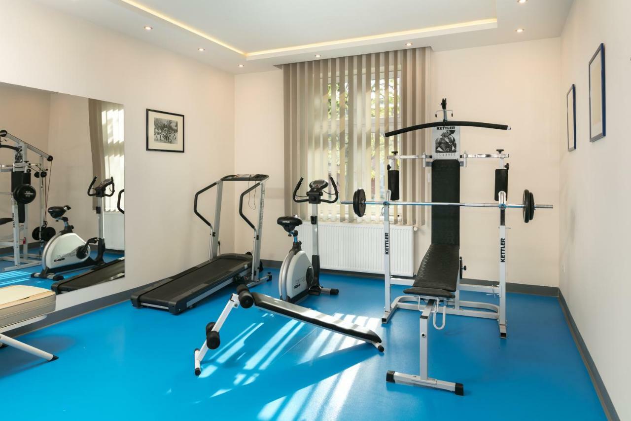 Hotel Kalvaria Superior Γκιόρ Εξωτερικό φωτογραφία