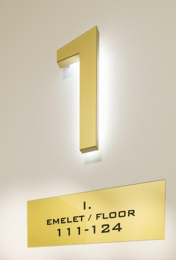 Hotel Kalvaria Superior Γκιόρ Εξωτερικό φωτογραφία