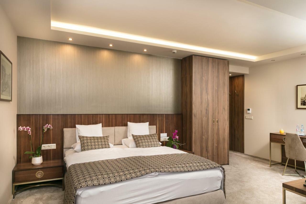 Hotel Kalvaria Superior Γκιόρ Εξωτερικό φωτογραφία